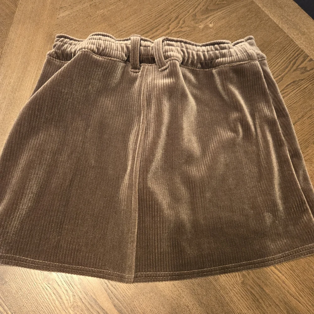 alo Yoga Velour Baller Skirt in Macchiato brown sz SMALL